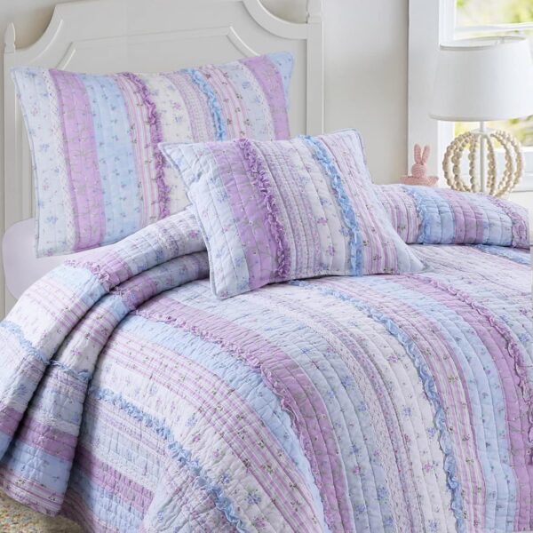 Lavender Lace Style Floral Quilted Print 4 Piece Set: Soft And Comfortable